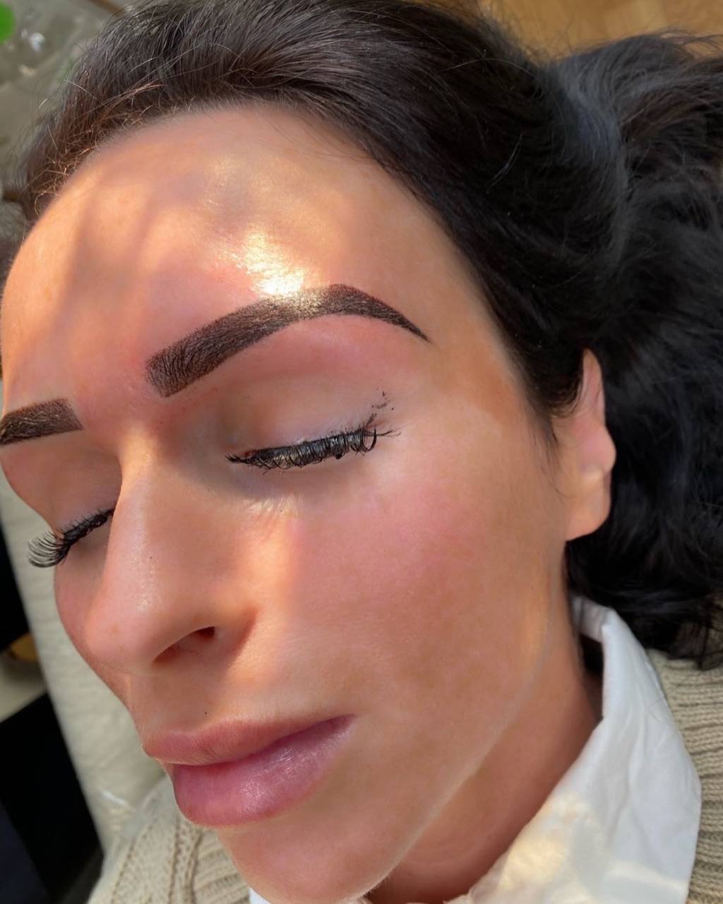 Permanent eyebrow makeup